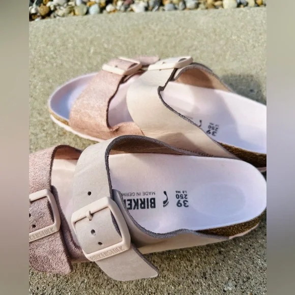 Pale pink Birkenstock sandals . Women’s 8 - Picture 2 of 4